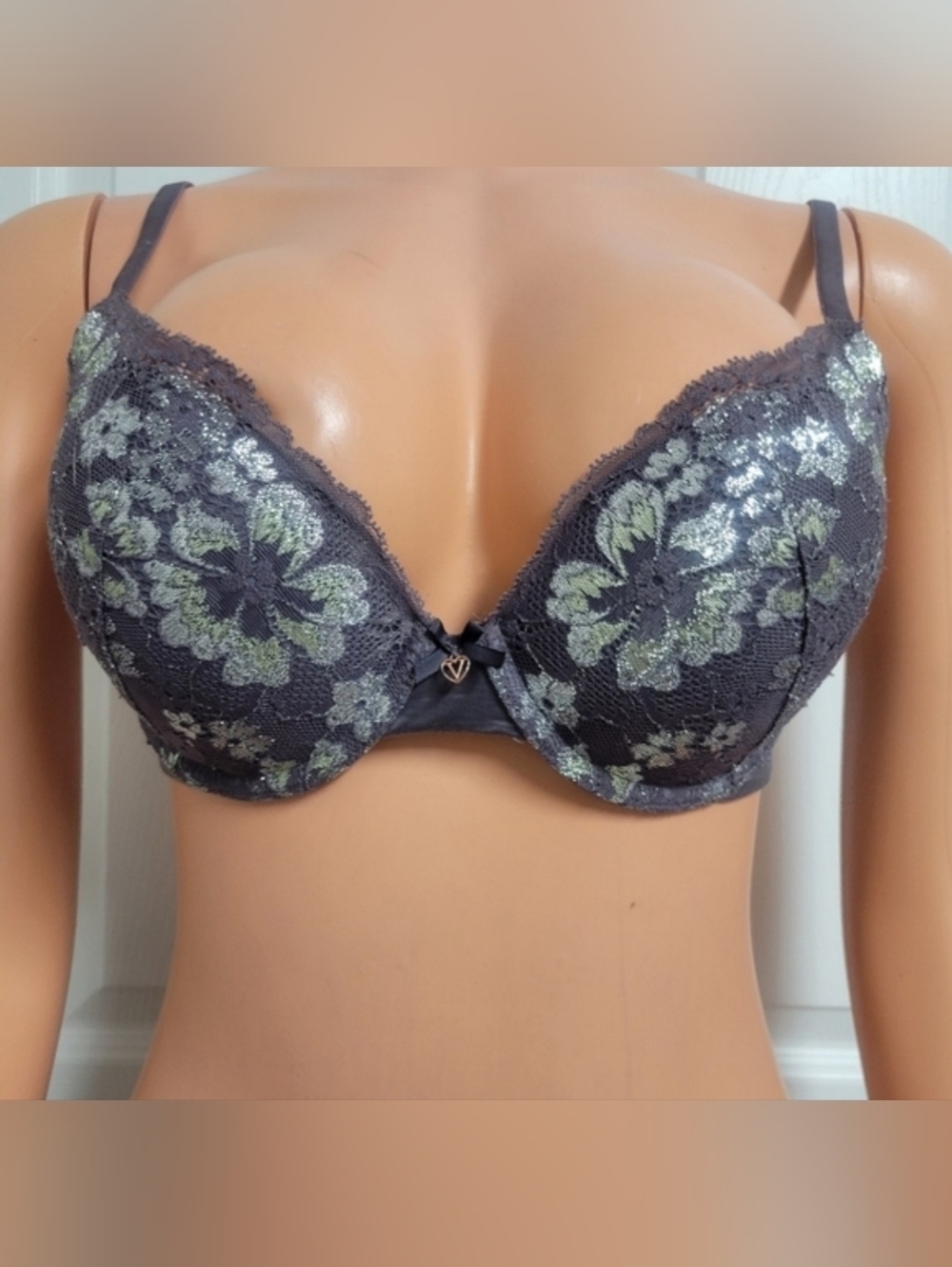 Victoria's Secret Body By Victoria Perfect Shape Lace & Sparkle Bra Size 34C.